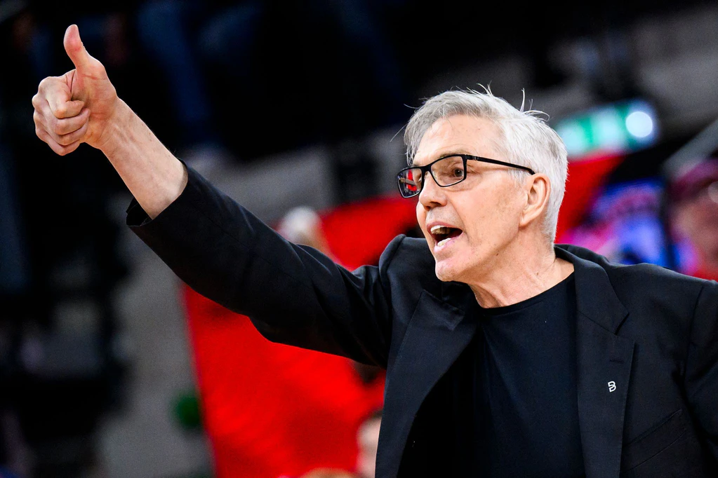 Gordon Herbert konnte sich über einen Sieg seines Teams freuen — © Tom Weller/dpa