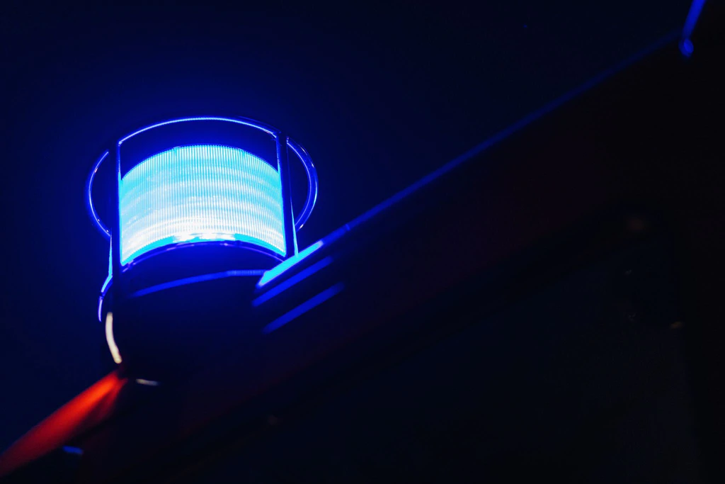 Etliche Einsatzkräfte waren vor Ort. (Symbolbild) — © Philipp von Ditfurth/dpa