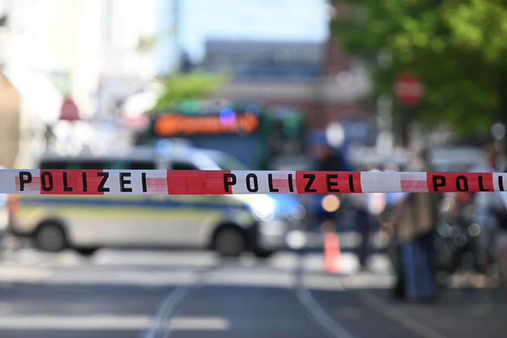 Nach einem Messerangriff auf zwei Passanten läuft vor dem Landgericht München I ein Sicherungsverfahren gegen den mutmaßlichen Täter, der aus Hass auf Muslime gehandelt haben soll. (Archivfoto)   — © Felix Hörhager/dpa