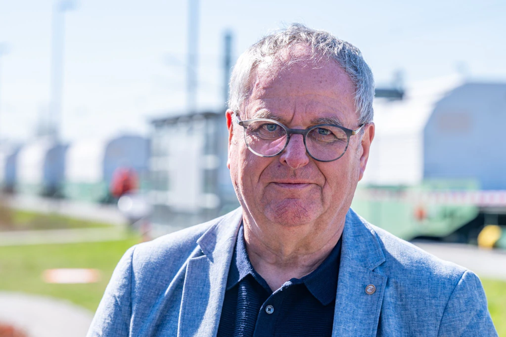 Josef Klaus ist Bürgermeister von Niederaichbach. In der Gemeinde befindet sich das Zwischenlager, in das die Castor-Behälter gebracht werden. — © Armin Weigel/dpa