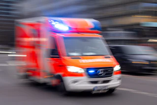 Der Krankenwagen konnte weiter zum Einsatz fahren. (Symbolbild) — © Monika Skolimowska/dpa