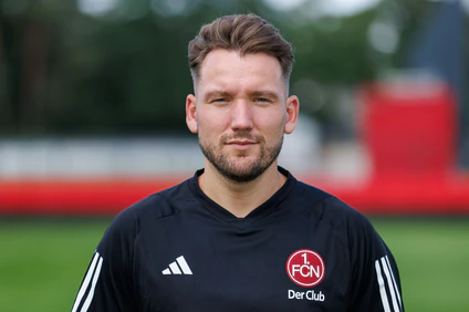 Trainer Thomas Oostendorp führte den 1. FC Nürnberg zurück in die Frauen-Bundesliga. — © Daniel Karmann/dpa